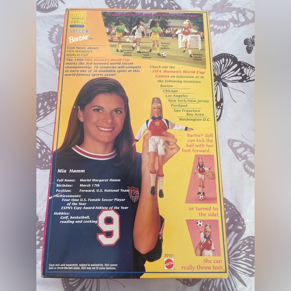 Vintage Soccer Barbie Doll - FIFA - Picture 4 of 12